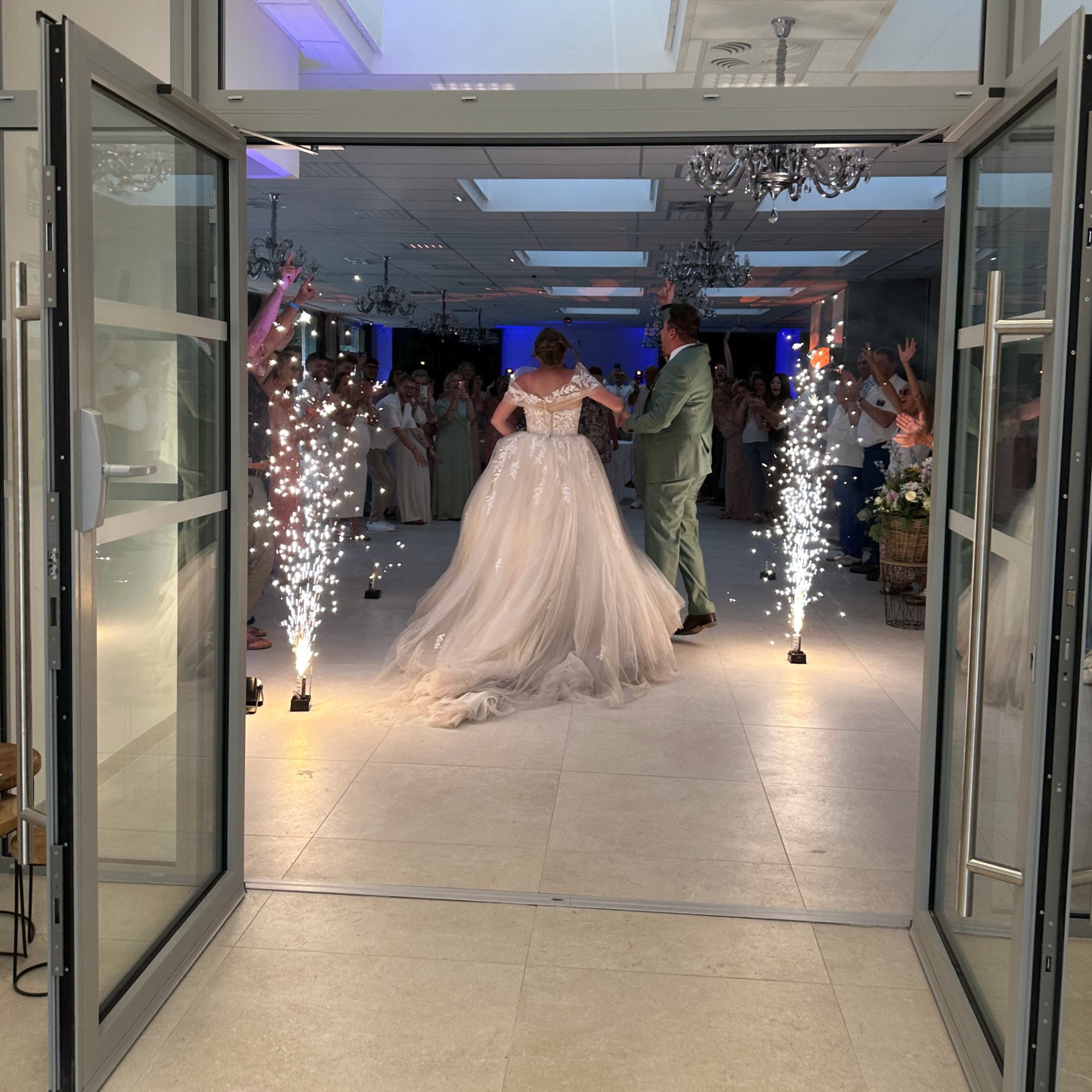 MARIES ENTREE SCINTILLANTE IMG_3658_WEB